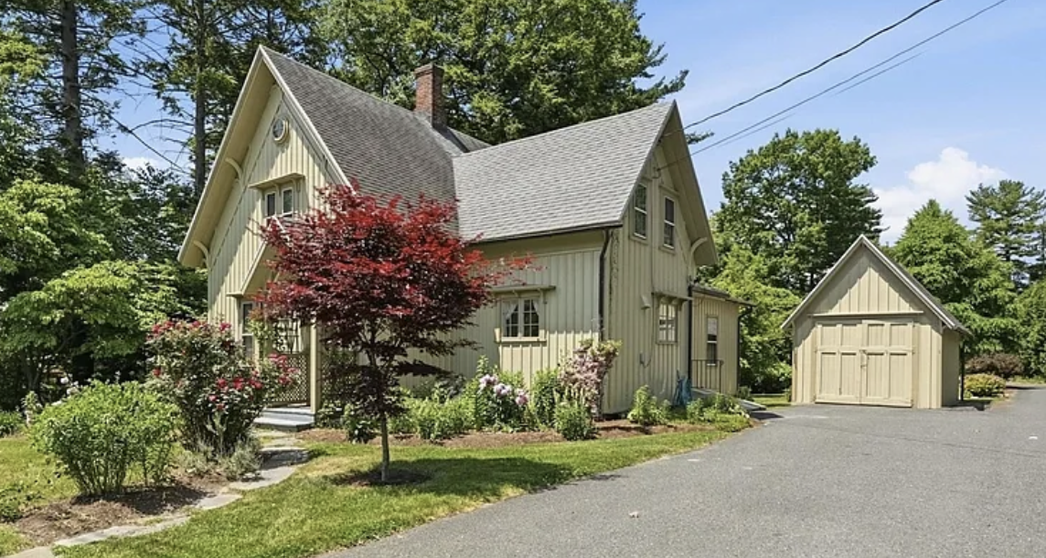 38 Round Hill Road
